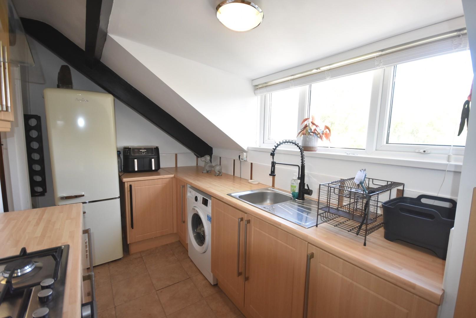 Second Floor Flat 27, Plymouth Road, Penarth, Vale Of Glamorgan, CF64 3DA